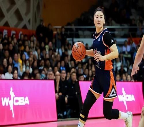 阿方索虽伤,退仍场边指,挥加拿大队,BG真人厅下载,BG真人厅娱乐,BG真人厅官网,BG真人厅app