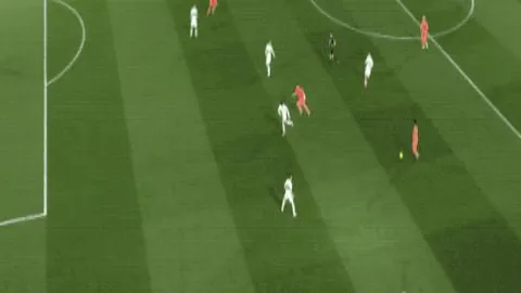 邱彪肯定山东高速男篮出色表现，着重指出持续积累至关重要。