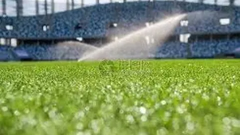 C罗即将加盟巴黎 曼联紧急筹措4000万镑合约